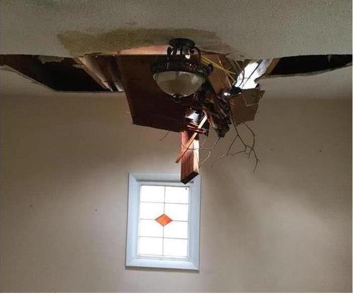  fan falling from ceiling